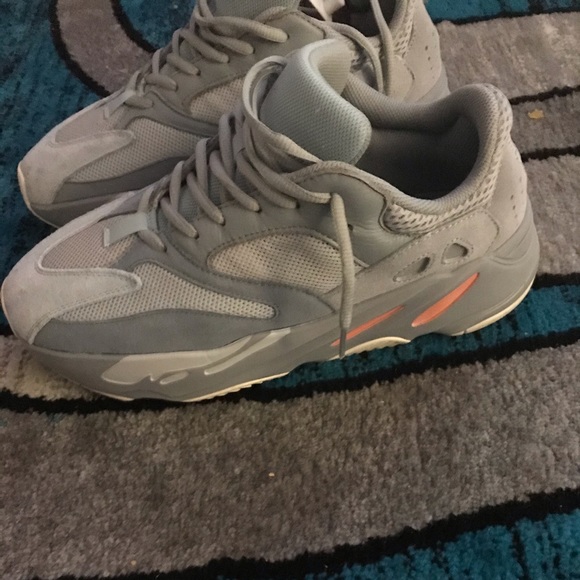 Yeezy’s worn literally for a few hours - Picture 3 of 6